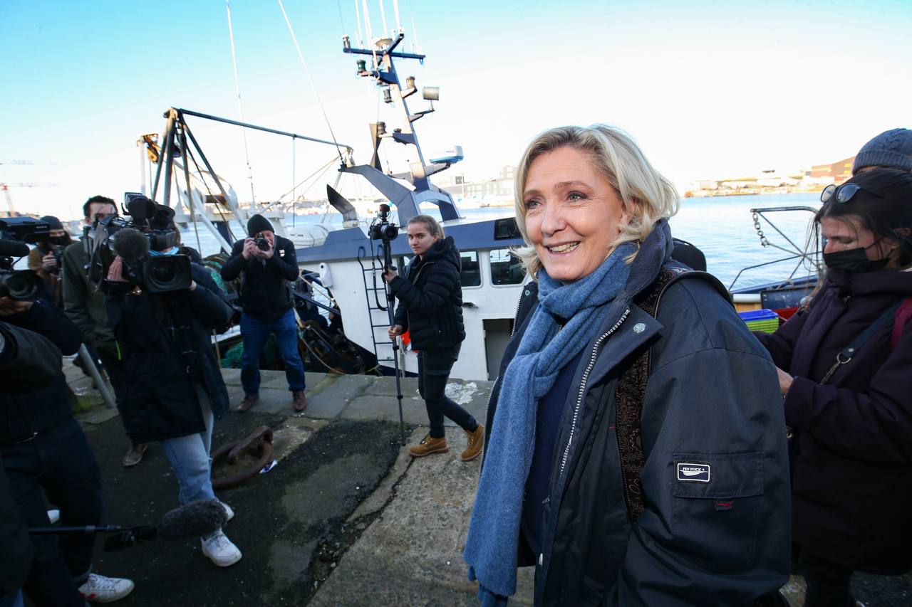 Discours presque imaginaire de Marine Le Pen (2/5)