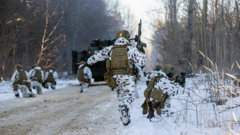 Guerre en Ukraine : à quoi pourrait ressembler la campagne d'hiver ?