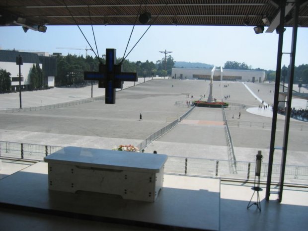 Lourdes et Fatima, deux lieux de spectacle très prisés de la papauté